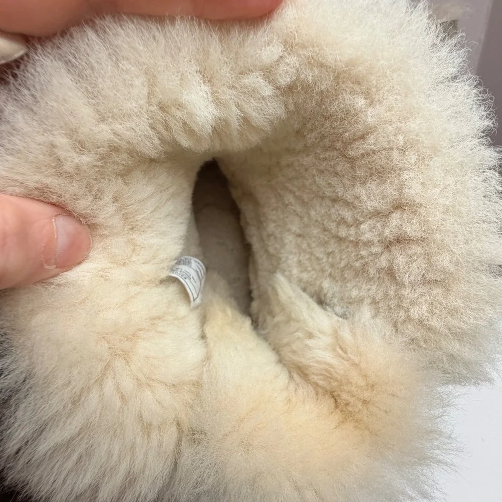UGG Bailey Bow II Lizard Print Sheepskin Boots Sz 7 EU38 Beige 1005534